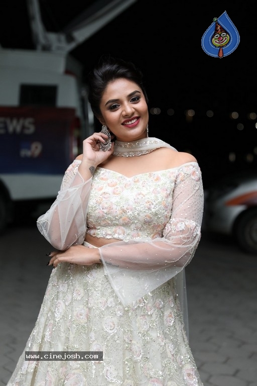 Sreemukhi Pics - 7 / 12 photos