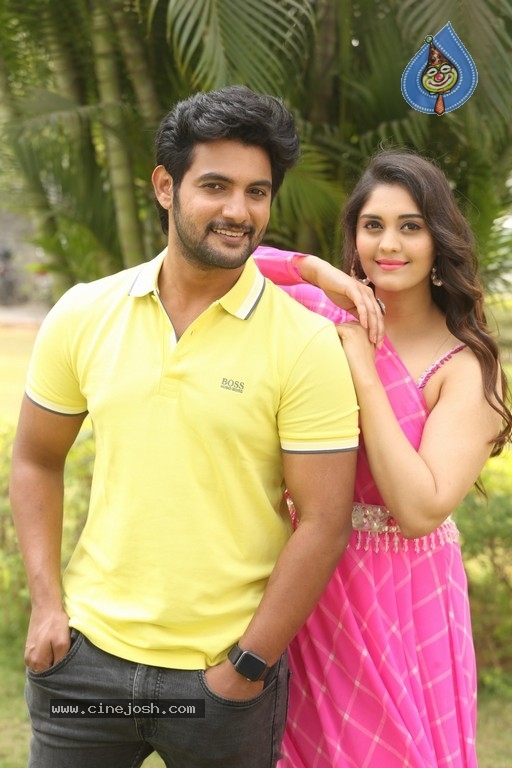 Oke oka lokam nuvve song sale