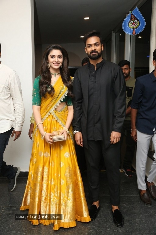 Uppena Movie Pre Release Event 01 - 26 / 57 photos