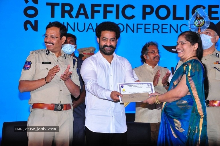 Jr Ntr at Cyberbad Traffic Police Event - 15 / 42 photos