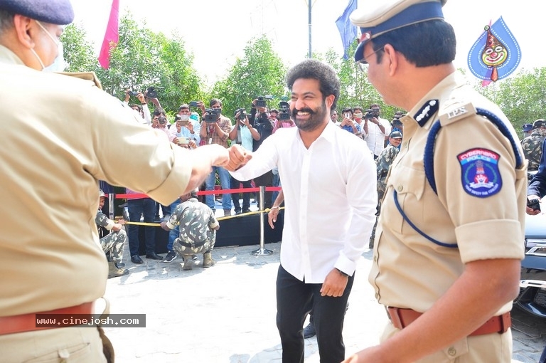 Jr Ntr at Cyberbad Traffic Police Event - 22 / 42 photos