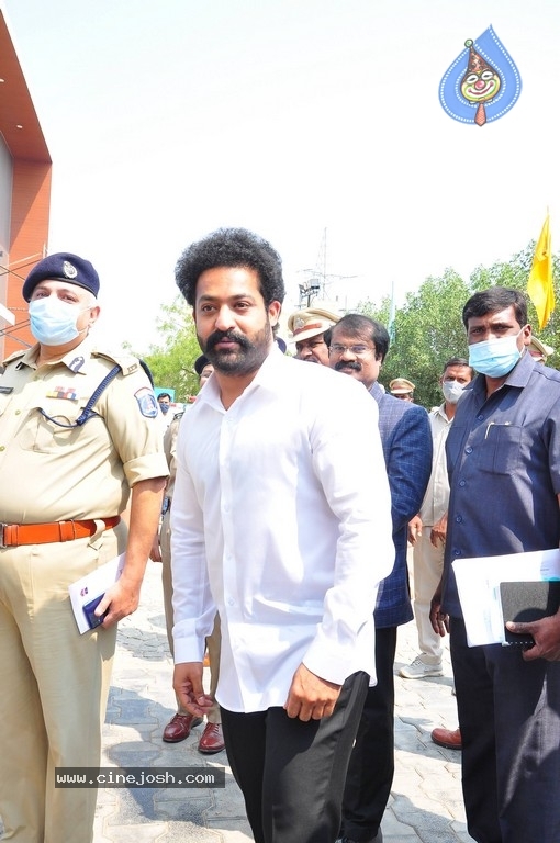 Jr Ntr at Cyberbad Traffic Police Event - 24 / 42 photos