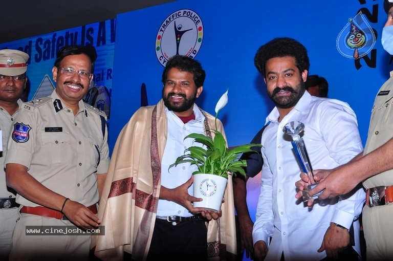 Jr Ntr at Cyberbad Traffic Police Event - 31 / 42 photos