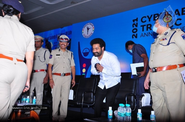 Jr Ntr at Cyberbad Traffic Police Event - 36 / 42 photos
