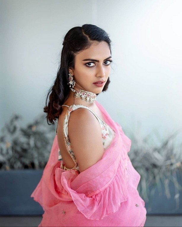 Amala Paul Photos - 4 / 5 photos