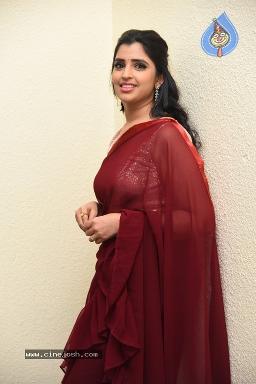 Anchor Shyamala Pics - 6 / 21 photos