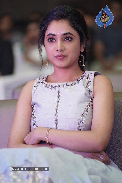 Priyanka Arul Mohan Photos - 12 / 21 photos