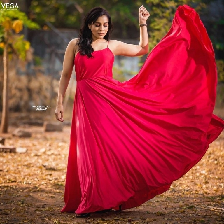 Rashmi Gautam Photos - 2 / 5 photos