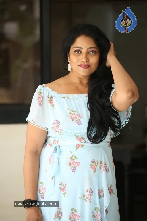 Sandhya Rani - 3 / 9 photos