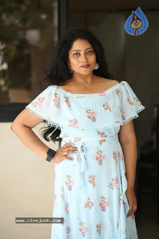 Sandhya Rani - 6 / 9 photos