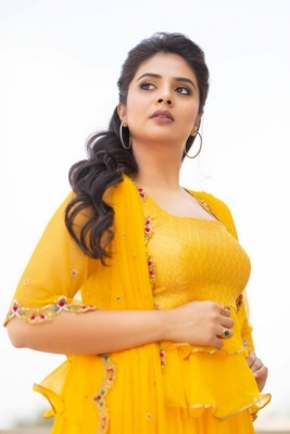 Sreemukhi Photos - 1 of 8