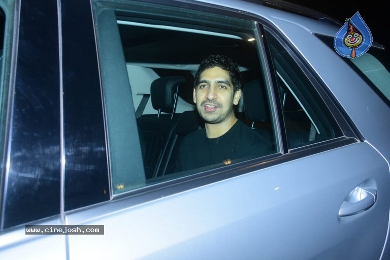 Alia Bhatt Birthday Party At Karan Johar House - 7 / 38 photos
