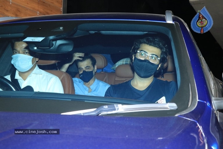 Amrita Arora House Party - 28 / 29 photos