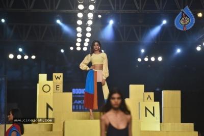 Ananya Panday At Lakme Fashion Week - 3 of 18
