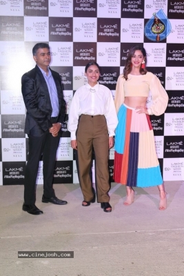 Ananya Panday At Lakme Fashion Week - 7 of 18