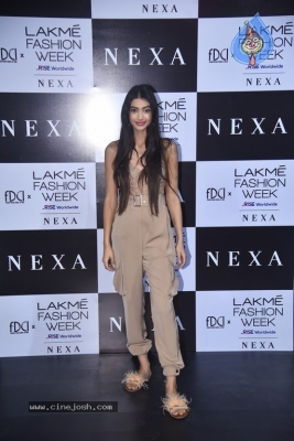 Ananya Panday At Lakme Fashion Week - 18 of 18