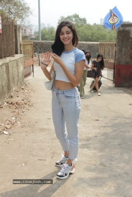 Ananya Panday Spotted At Andheri - 5 of 15