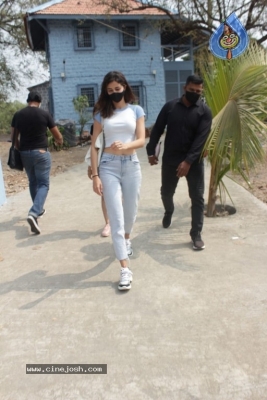 Ananya Panday Spotted At Andheri - 8 of 15