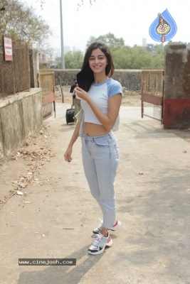 Ananya Panday Spotted At Andheri - 10 of 15