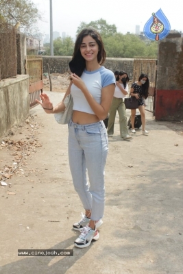 Ananya Panday Spotted At Andheri - 11 of 15