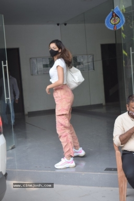 Ananya Panday Spotted At Andheri - 6 of 13