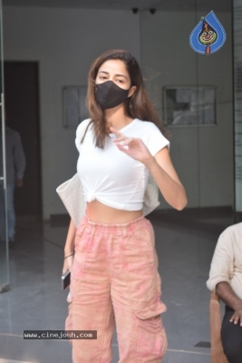 Ananya Panday Spotted At Andheri - 13 of 13