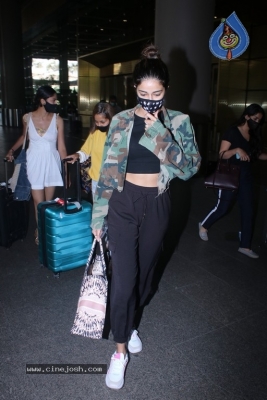 Ananya Pandey Spotted at Airport - 3 of 16