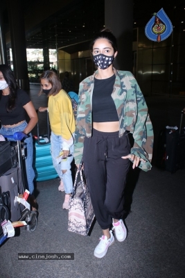 Ananya Pandey Spotted at Airport - 7 of 16