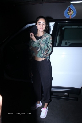 Ananya Pandey Spotted at Airport - 16 of 16