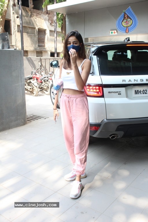 Ananya Pandey Spotted at Dance Class - 2 / 16 photos