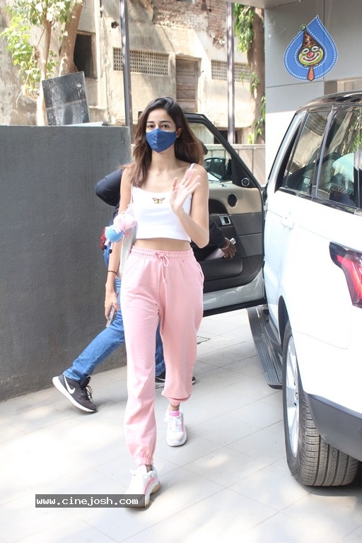 Ananya Pandey Spotted at Dance Class - 7 / 16 photos