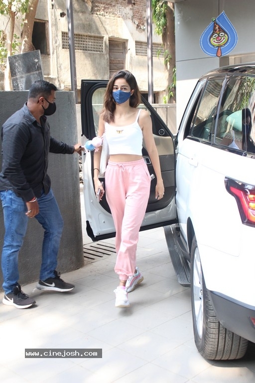 Ananya Pandey Spotted at Dance Class - 13 / 16 photos