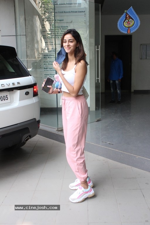 Ananya Pandey Spotted at Dance Class - 14 / 16 photos