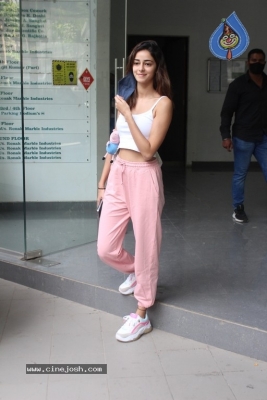 Ananya Pandey Spotted at Dance Class - 1 of 16