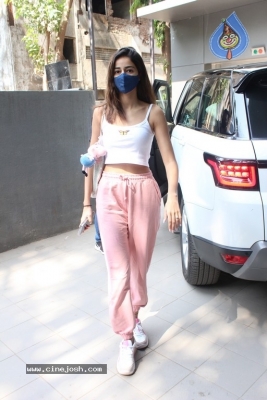 Ananya Pandey Spotted at Dance Class - 8 of 16