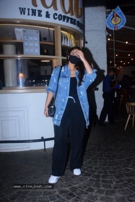 Ileana Spotted in Bandra - 8 of 19