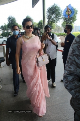 Kangana Ranaut Spotte at Airport - 1 of 18