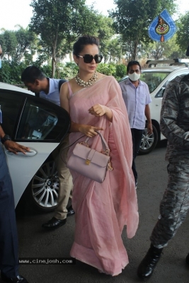 Kangana Ranaut Spotte at Airport - 7 of 18