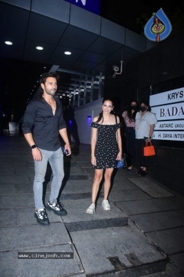 Kriti Kharbanda Spotted At Hakkasan Bandra - 9 of 15