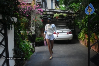 Malaika and Ananya Spotted In Bandra - 13 of 15