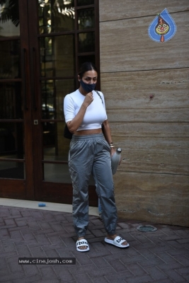 Malaika and Ananya Spotted In Bandra - 15 of 15