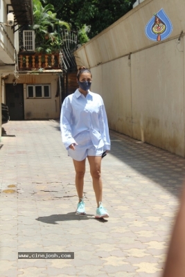 Malaika Arrora Spotted At Clinic Juhu - 2 of 9