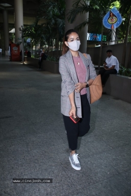 Mira Kapoor Spotted At Airport - 13 of 13