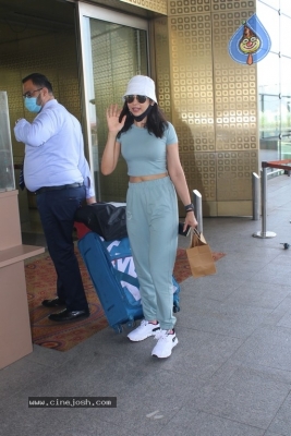 Rakul Preet Spotted At Airport - 5 of 21