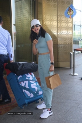 Rakul Preet Spotted At Airport - 6 of 21