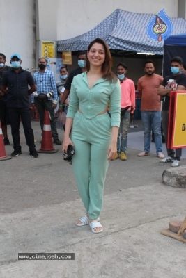 Tamanna Snapped Shooting At Filmcity - 3 of 7