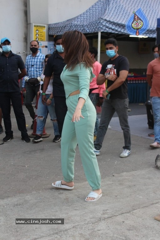 Tamanna Snapped Shooting At Filmcity - 2 / 7 photos
