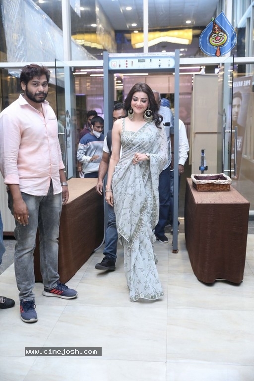 Mosagallu Movie Pre Release Event - 19 / 98 photos