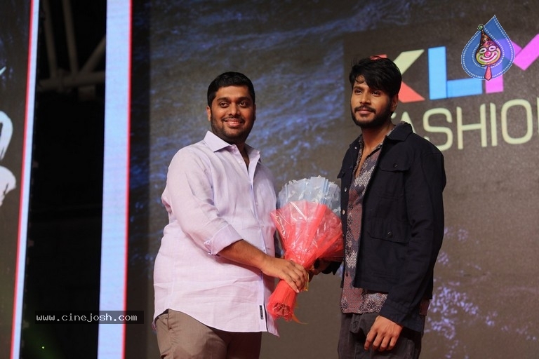 Sashi Movie Pre Release Event - 38 / 93 photos