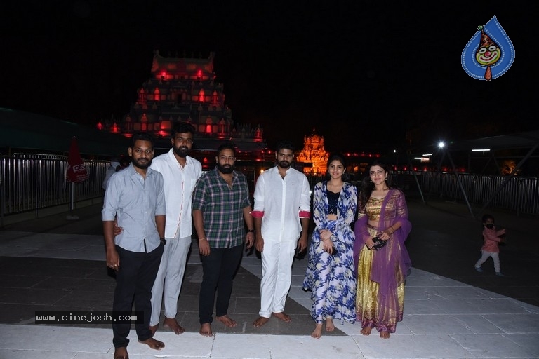 Tellavarithe Guruvaram Team at Vijayawada - 15 / 21 photos